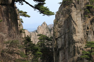 壮丽黄山奇峰景观