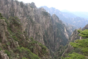 壮丽巍峨的高山景观