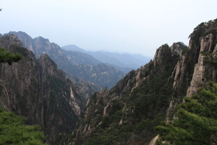 壮丽黄山山峰景观