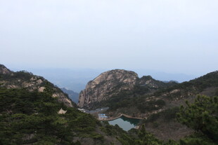 山海相依的秀丽景致