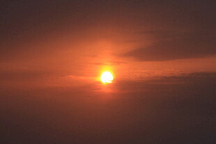 夕阳西下的壮丽天空