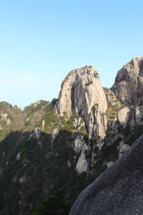 巍峨壮观的山石景观