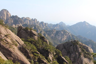 壮丽黄山奇峰景色