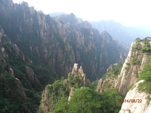 壮丽黄山奇峰景观