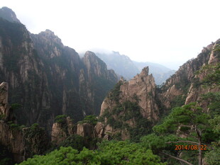 壮丽黄山奇峰景观