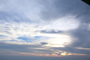 天空中的绚丽云彩