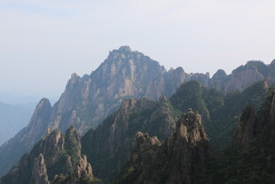 壮丽巍峨的高山景观