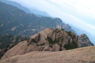 壮丽山景展现自然之美