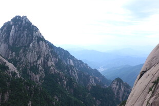 巍峨壮丽的高山景观
