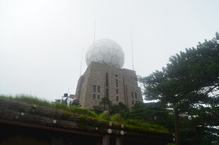 山顶雷达站建筑