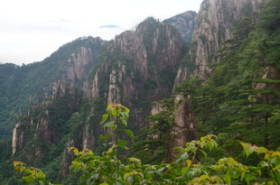壮丽黄山山峦景色