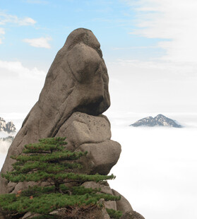黄山奇峰 云雾缭绕之景