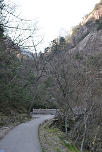 山间蜿蜒小路