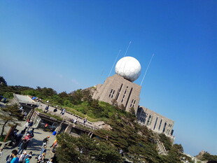 山顶雷达站景观
