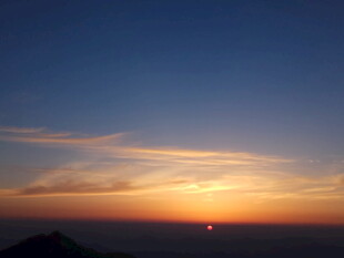 海上壮丽日出景观