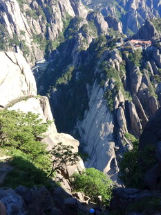 壮丽险峻的高山景观