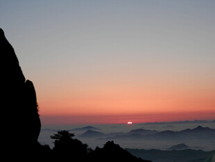 黄山日出云海壮丽景观