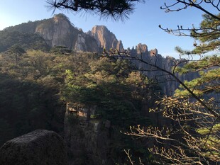 壮丽山景展现自然之美