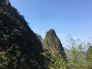 秀丽山峰景色