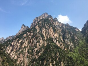 巍峨壮丽的高山景观