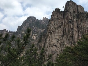 巍峨壮丽的高山景观