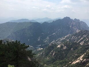 壮丽山景 领略自然之美