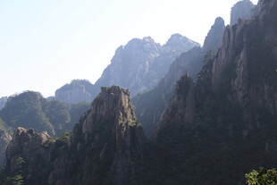 巍峨壮丽的高山景观