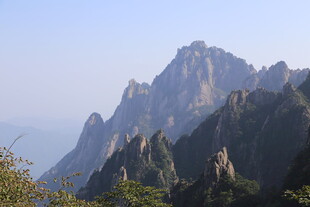 巍峨壮丽的高山景致