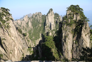 壮丽黄山奇峰景观
