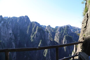 壮丽山景栈道风光