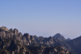 壮丽黄山山峰景观