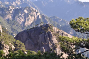 壮丽山景展现自然之美