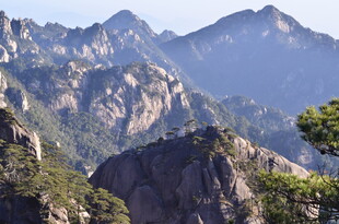 壮丽黄山山峦景观