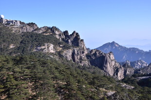 壮丽黄山奇峰景观