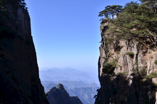 壮丽黄山奇峰景观