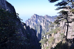壮丽黄山峡谷景观