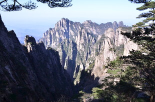 壮丽黄山奇峰景观