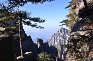 黄山奇峰苍松壮美景观