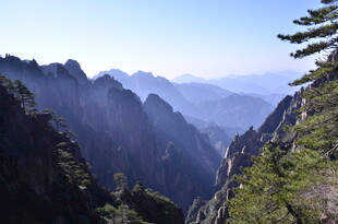 壮丽黄山山脉景观