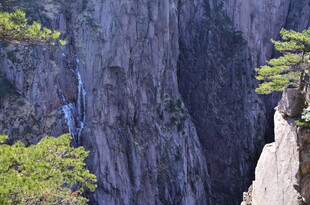 壮丽险峻的高山景观