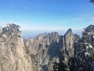 壮丽黄山奇峰景观
