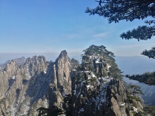 壮丽黄山奇峰景观