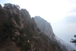 巍峨壮丽的高山景观