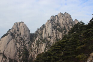 壮丽黄山奇峰景观