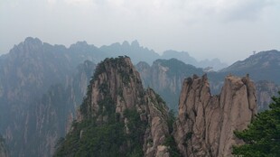 壮丽黄山山峰景色
