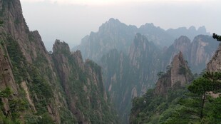 壮丽黄山奇峰景观