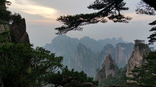 壮美黄山奇峰云雾景观