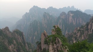 壮丽黄山奇峰景观