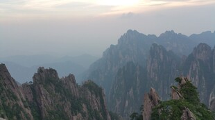 壮丽黄山山峰景观