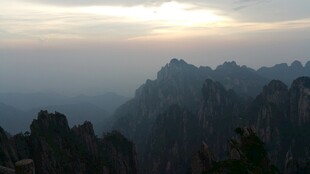 壮美黄山日出景观